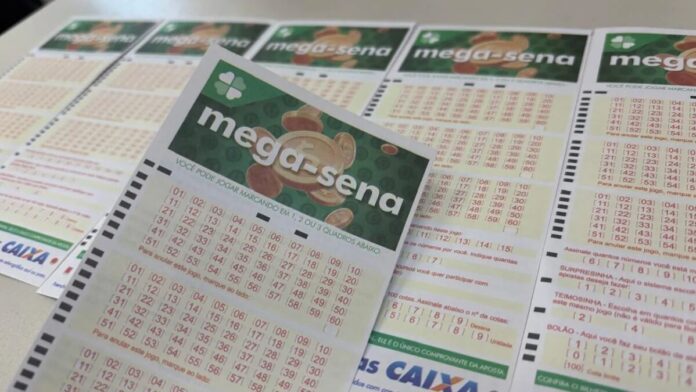 Cinco apostas do Paraná acertam a quina da Mega-Sena e levam prêmios; veja valores e cidades