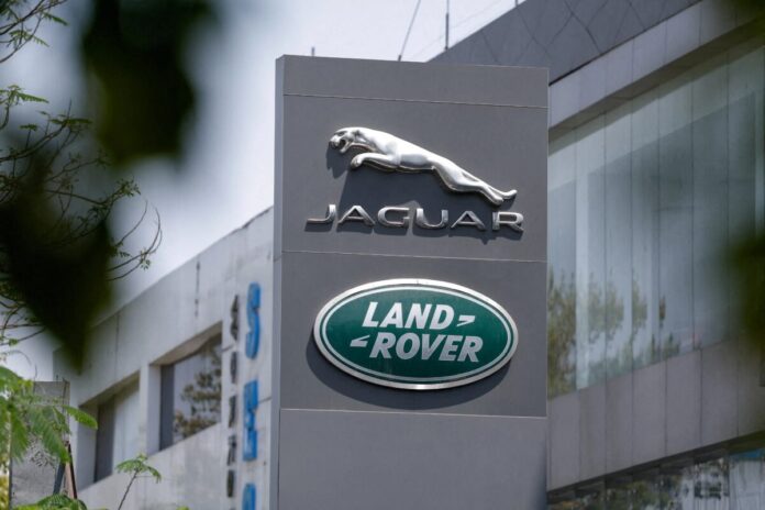 Jaguar Land Rover anuncia corte de 4 mil vagas em plano para reduzir custos